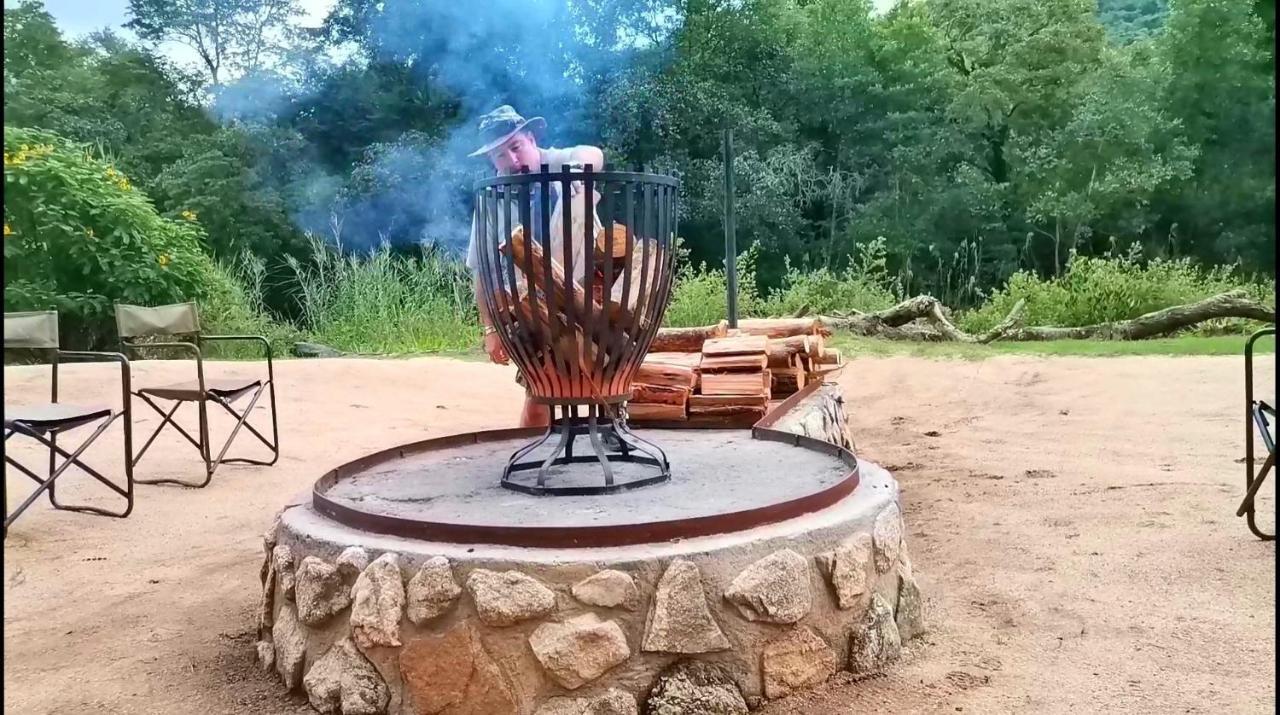 Lions Rock Rapids - Lodge Хейзивю Екстериор снимка