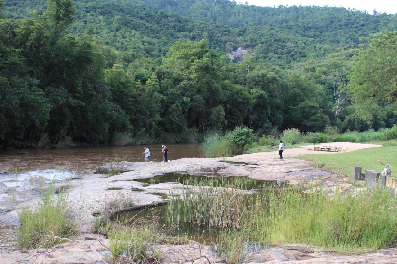 Lions Rock Rapids - Lodge Хейзивю Екстериор снимка